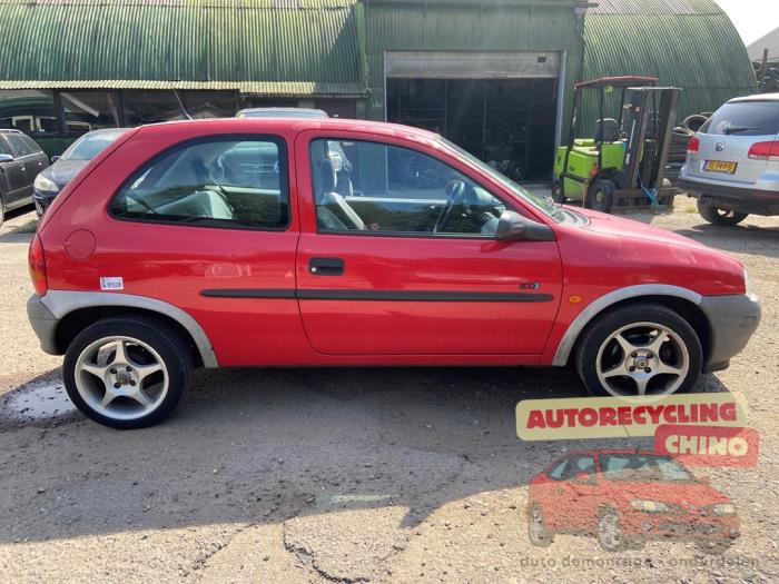 Opel Corsa B 1.2i E City,Swing,Joy,GLS Sloopvoertuig (1997, Rood)