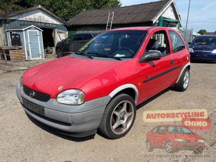 Opel Corsa B 1.2i E City,Swing,Joy,GLS Sloopvoertuig (1997, Rood)