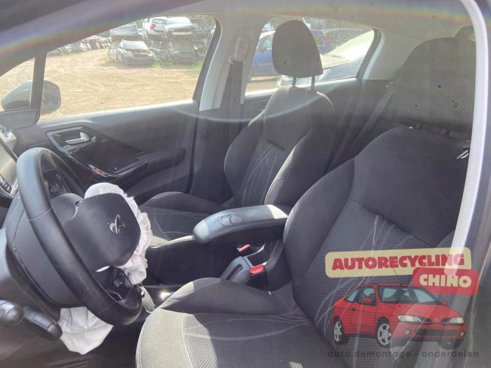 Peugeot 208 I 1.2 Vti 12V PureTech 82 Sloopvoertuig (2012, Grijs)