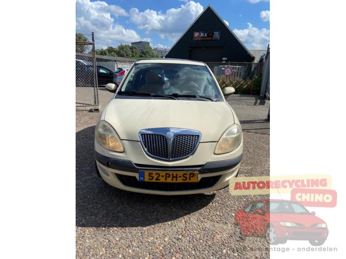 Lancia Ypsilon 1.4 16V Sloopvoertuig (2004, Wit)