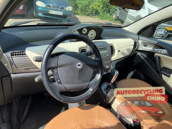 Lancia Ypsilon 1.4 16V Sloopvoertuig (2004, Wit)