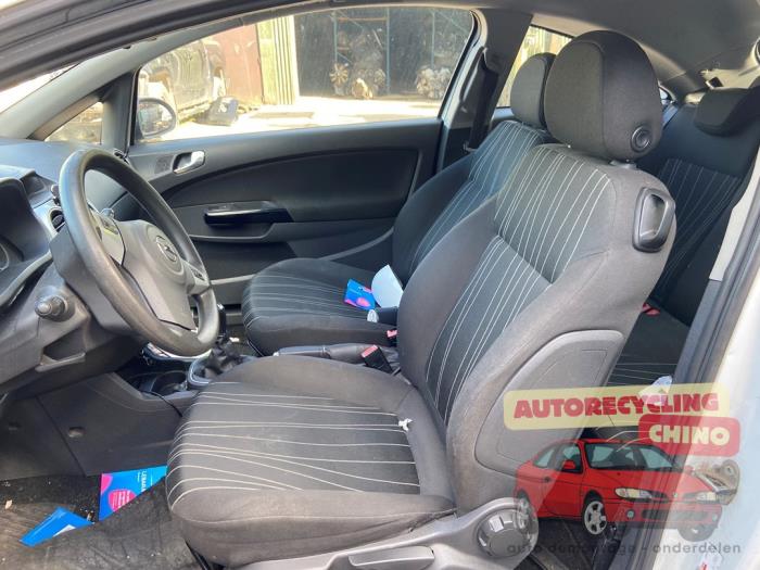 Opel Corsa D 1.2 16V Sloopvoertuig (2009, Wit)