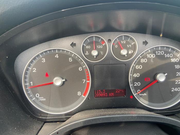 Ford Focus 2 C+C 1.6 16V Sloopvoertuig (2008, Grijs)