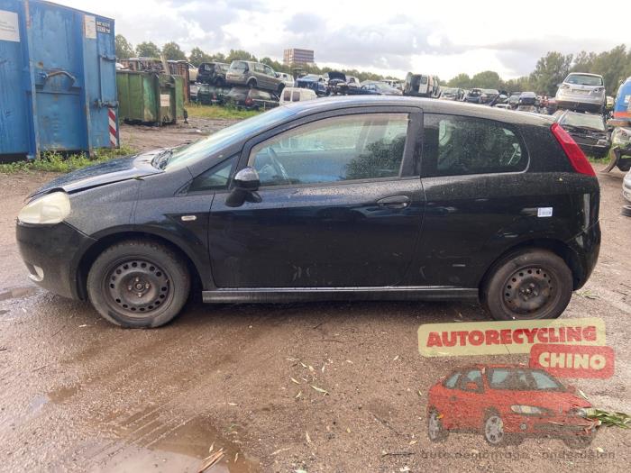 Fiat Grande Punto 1.4 Sloopvoertuig (2006, Zwart)