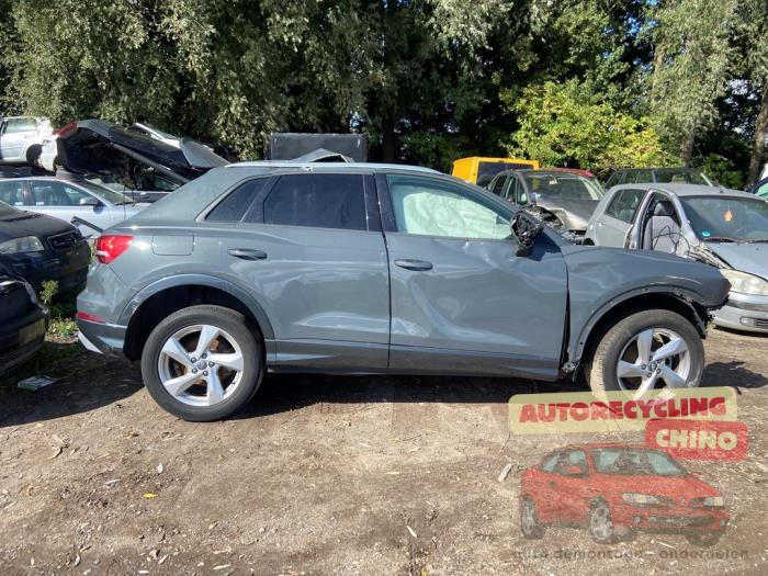 Audi Q3 Sportback 1.5 35 TFSI 16V Mild Hybrid Sloopvoertuig (2020, Grijs)