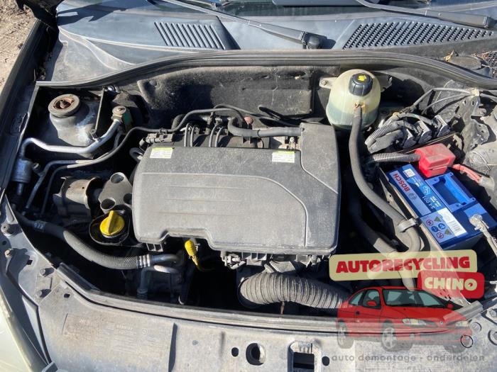 Renault Clio II 1.2 16V Sloopvoertuig (2006, Zwart)