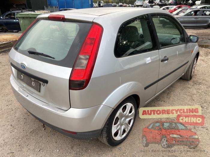 Ford Fiesta 5 1.25 16V Sloopvoertuig (2003, Grijs)