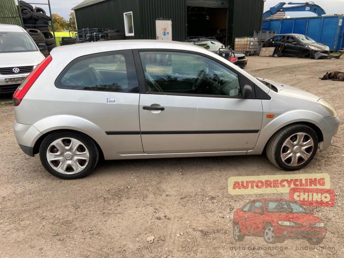 Ford Fiesta 5 1.25 16V Sloopvoertuig (2003, Grijs)