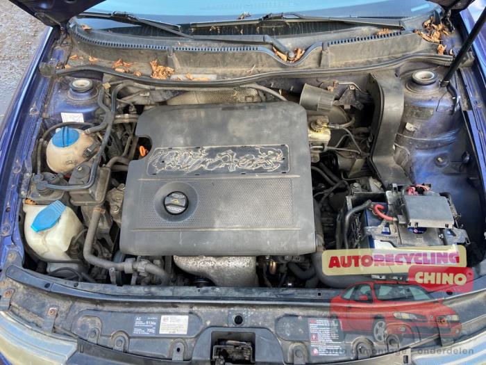 Seat Leon 1.6 16V Sloopvoertuig (2004, Blauw)