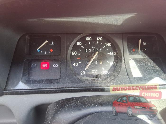 Opel Corsa A 1.4 i City,Swing,GL,Joy Kat. Sloopvoertuig (1993, Rood)