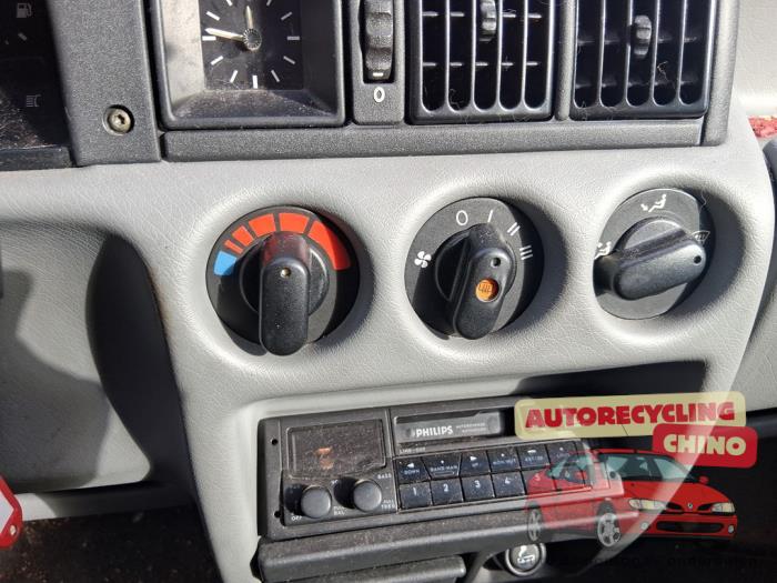 Opel Corsa A 1.4 i City,Swing,GL,Joy Kat. Sloopvoertuig (1993, Rood)