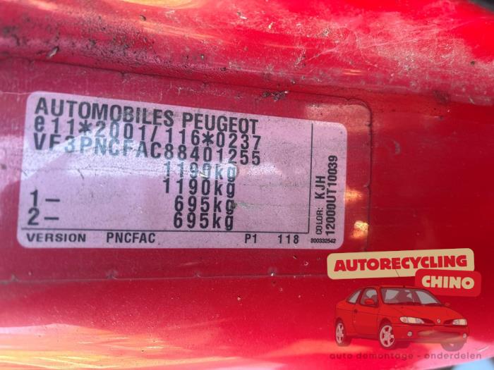 Peugeot 107 1.0 12V Sloopvoertuig (2009, Rood)