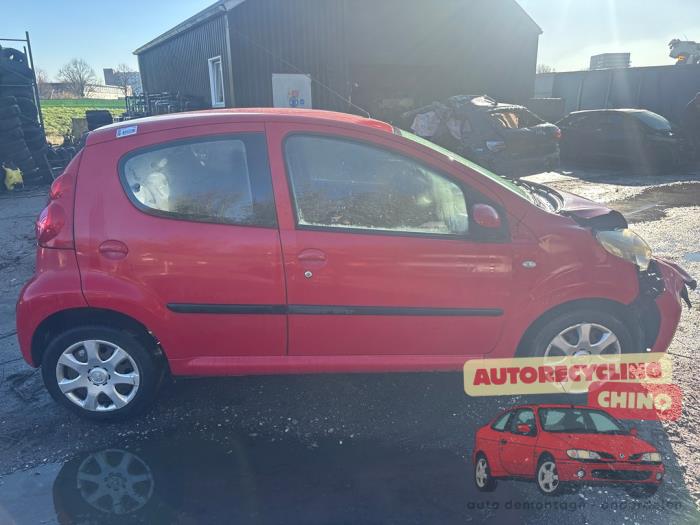 Peugeot 107 1.0 12V Sloopvoertuig (2009, Rood)