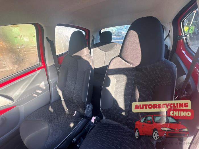 Peugeot 107 1.0 12V Sloopvoertuig (2009, Rood)