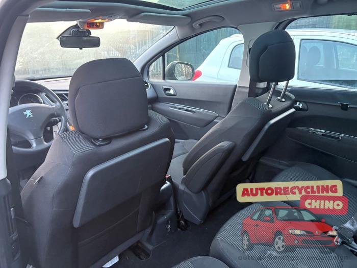 Peugeot 5008 I 1.6 THP 16V Sloopvoertuig (2011, Grijs)