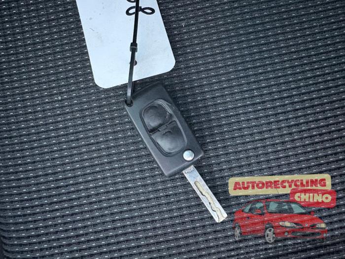 Peugeot 5008 I 1.6 THP 16V Sloopvoertuig (2011, Grijs)