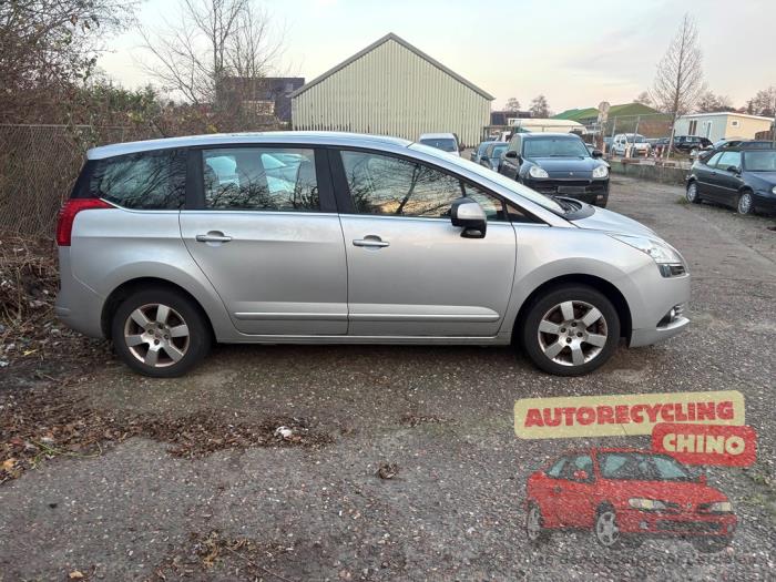 Peugeot 5008 I 1.6 THP 16V Sloopvoertuig (2011, Grijs)
