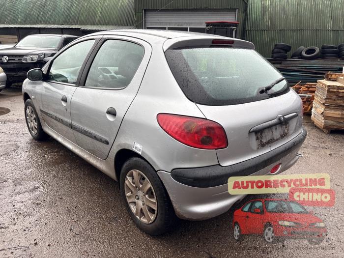 Peugeot 206 1.4 XR,XS,XT,Gentry Sloopvoertuig (2000, Grijs)