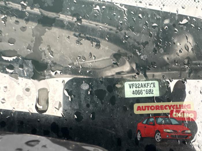 Peugeot 206 1.4 XR,XS,XT,Gentry Sloopvoertuig (2000, Grijs)