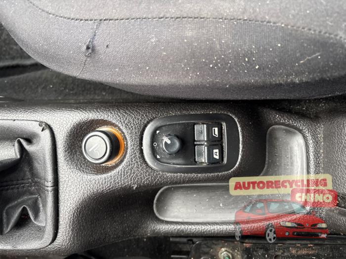 Peugeot 206 1.4 XR,XS,XT,Gentry Sloopvoertuig (2000, Grijs)