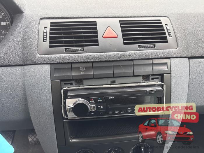 Skoda Fabia 1.4i Sloopvoertuig (2000, Grijs)