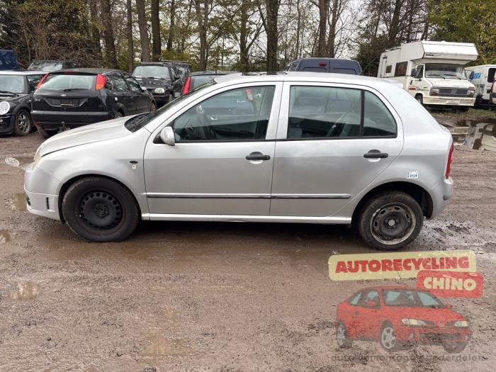 Skoda Fabia 1.4i Sloopvoertuig (2000, Grijs)