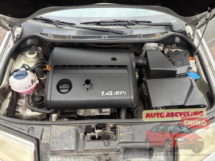 Skoda Fabia 1.4i Sloopvoertuig (2000, Grijs)