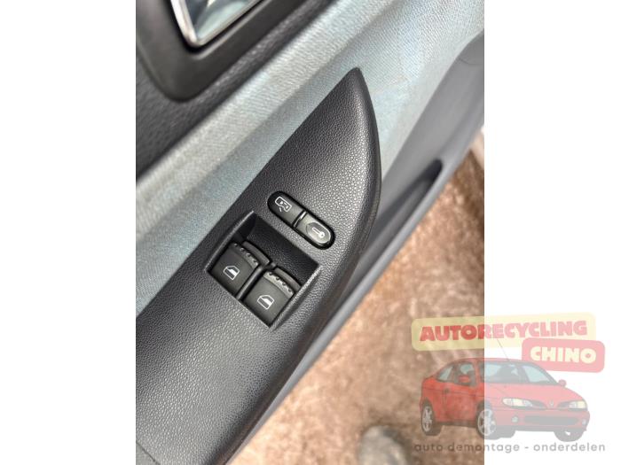 Skoda Fabia 1.4i Sloopvoertuig (2000, Grijs)