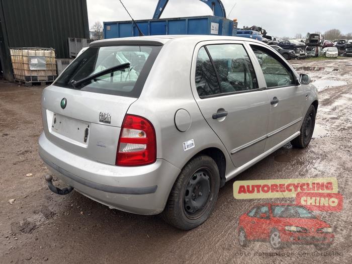 Skoda Fabia 1.4i Sloopvoertuig (2000, Grijs)