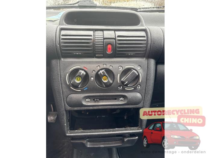 Opel Corsa B 1.2i 16V Sloopvoertuig (1999, Grijs)