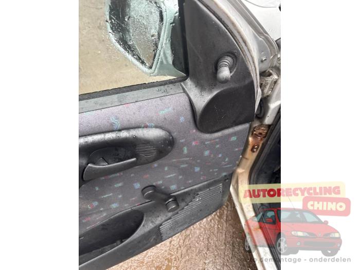 Opel Corsa B 1.2i 16V Sloopvoertuig (1999, Grijs)