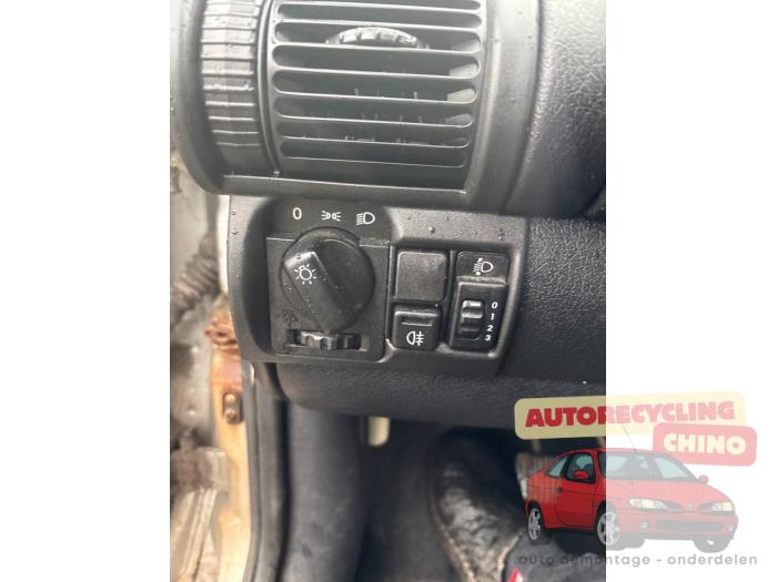 Opel Corsa B 1.2i 16V Sloopvoertuig (1999, Grijs)