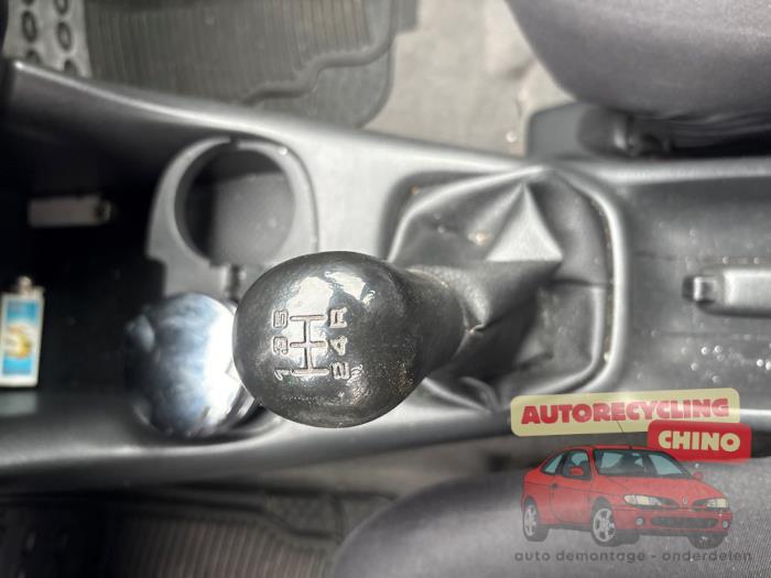 Mazda 626 1.8i 16V Sloopvoertuig (1999, Groen)