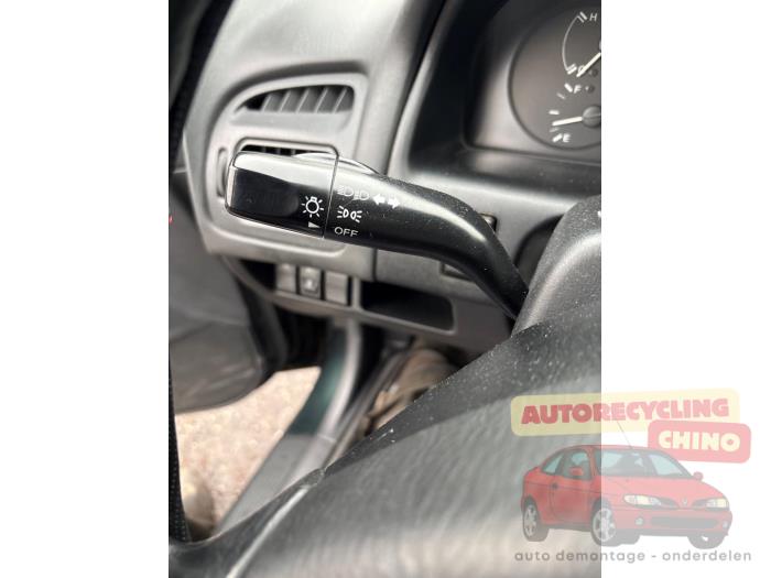 Mazda 626 1.8i 16V Sloopvoertuig (1999, Groen)