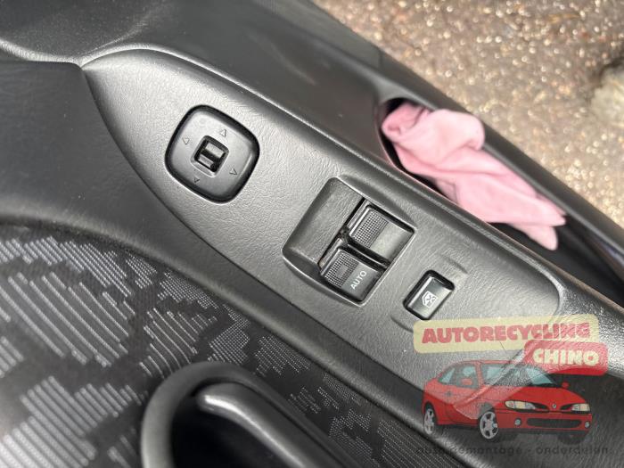 Mazda 626 1.8i 16V Sloopvoertuig (1999, Groen)