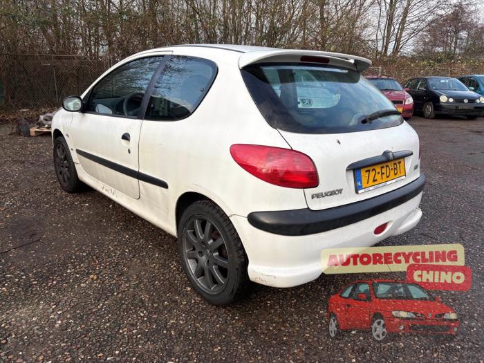 Peugeot 206 1.6 XS,XT Sloopvoertuig (2000, Wit)
