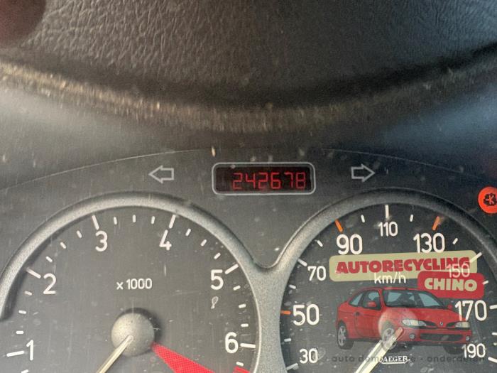 Peugeot 206 1.6 XS,XT Sloopvoertuig (2000, Wit)