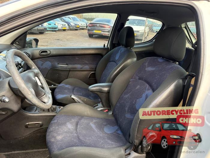 Peugeot 206 1.6 XS,XT Sloopvoertuig (2000, Wit)