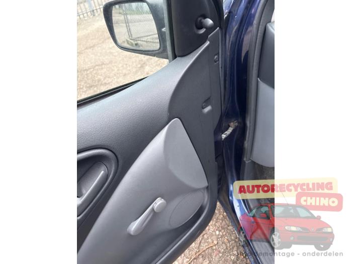 Toyota Yaris 1.0 16V VVT-i Sloopvoertuig (2001, Blauw)