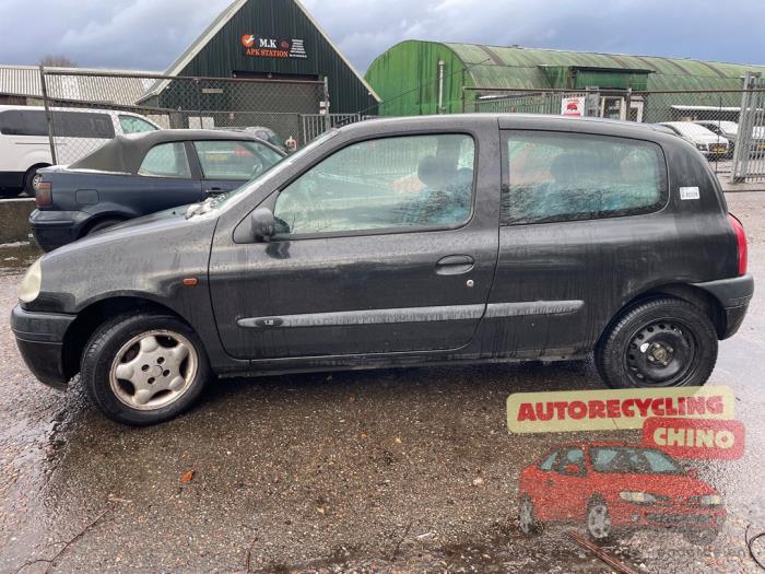Renault Clio II 1.2 Sloopvoertuig (2000, Zwart)