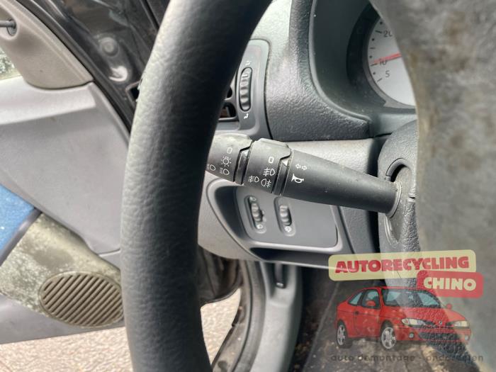 Renault Clio II 1.2 Sloopvoertuig (2000, Zwart)