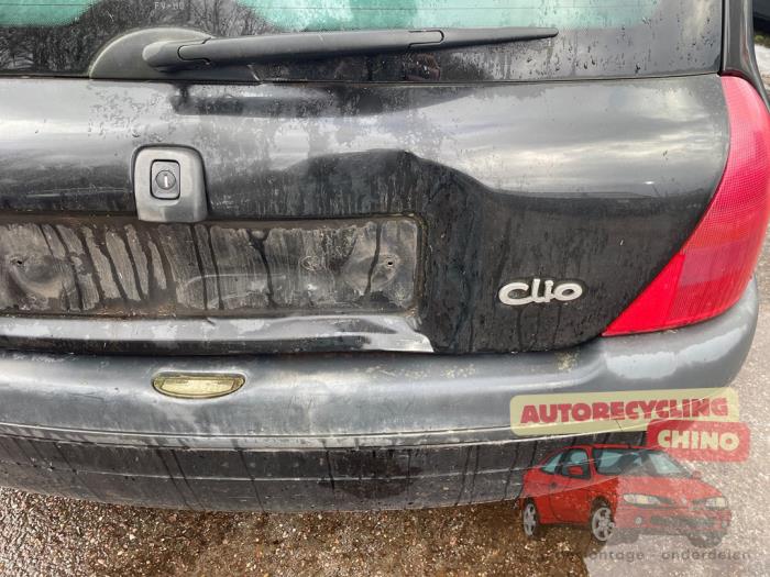 Renault Clio II 1.2 Sloopvoertuig (2000, Zwart)