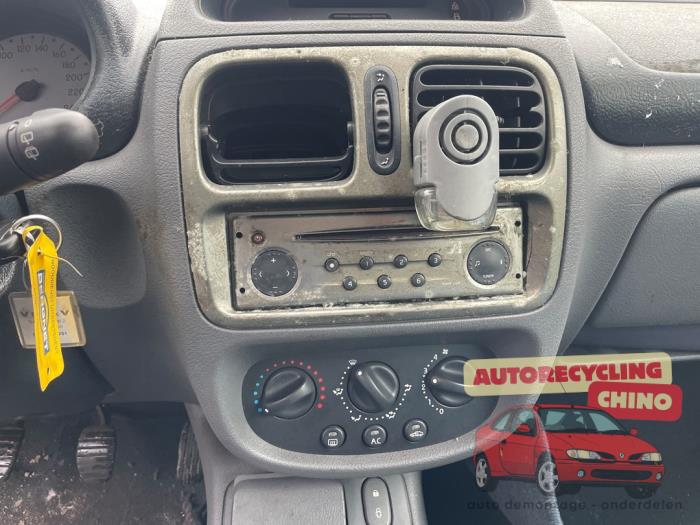 Renault Clio II 1.2 Sloopvoertuig (2000, Zwart)