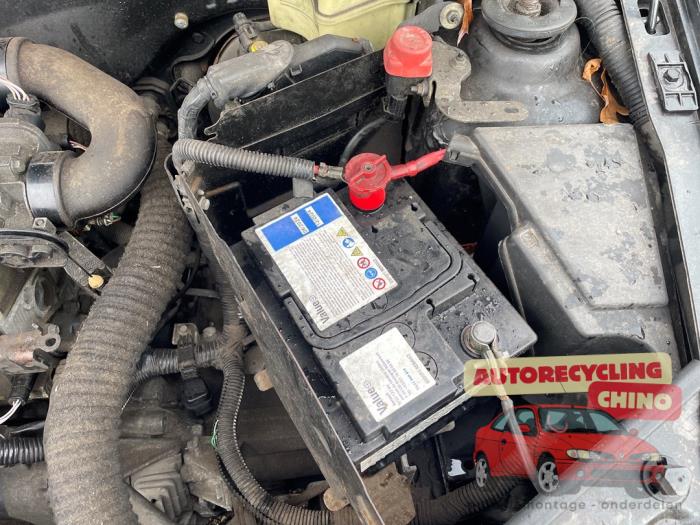 Renault Clio II 1.2 Sloopvoertuig (2000, Zwart)