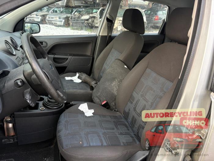 Ford Fiesta 5 1.3 Sloopvoertuig (2006, Grijs)