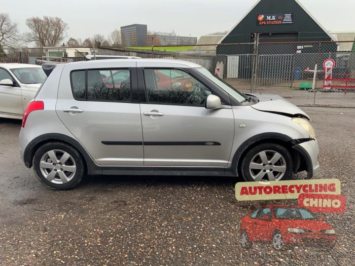 Suzuki Swift 1.3 VVT 16V Occasion (2008, Grijs)