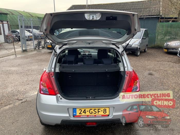 Suzuki Swift 1.3 VVT 16V Occasion (2008, Grijs)