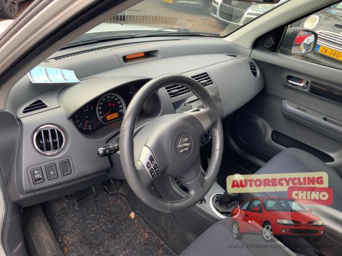 Suzuki Swift 1.3 VVT 16V Occasion (2008, Grijs)