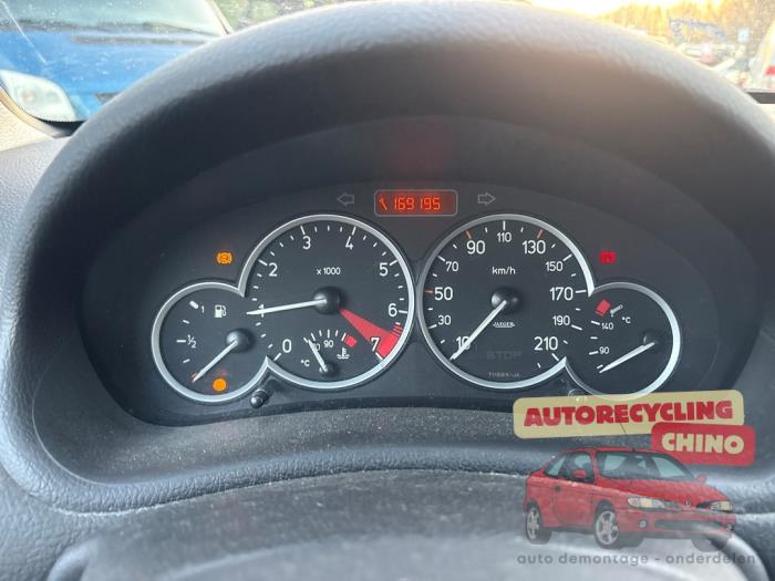 Peugeot 206 CC 2.0 16V Sloopvoertuig (2003, Grijs)