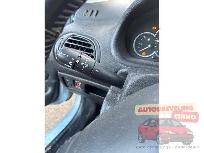 Peugeot 206 CC 2.0 16V Sloopvoertuig (2003, Grijs)